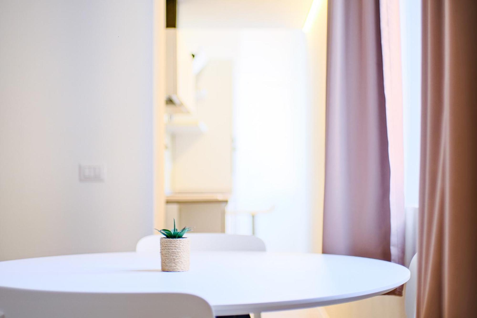Cavour - Boutique In *